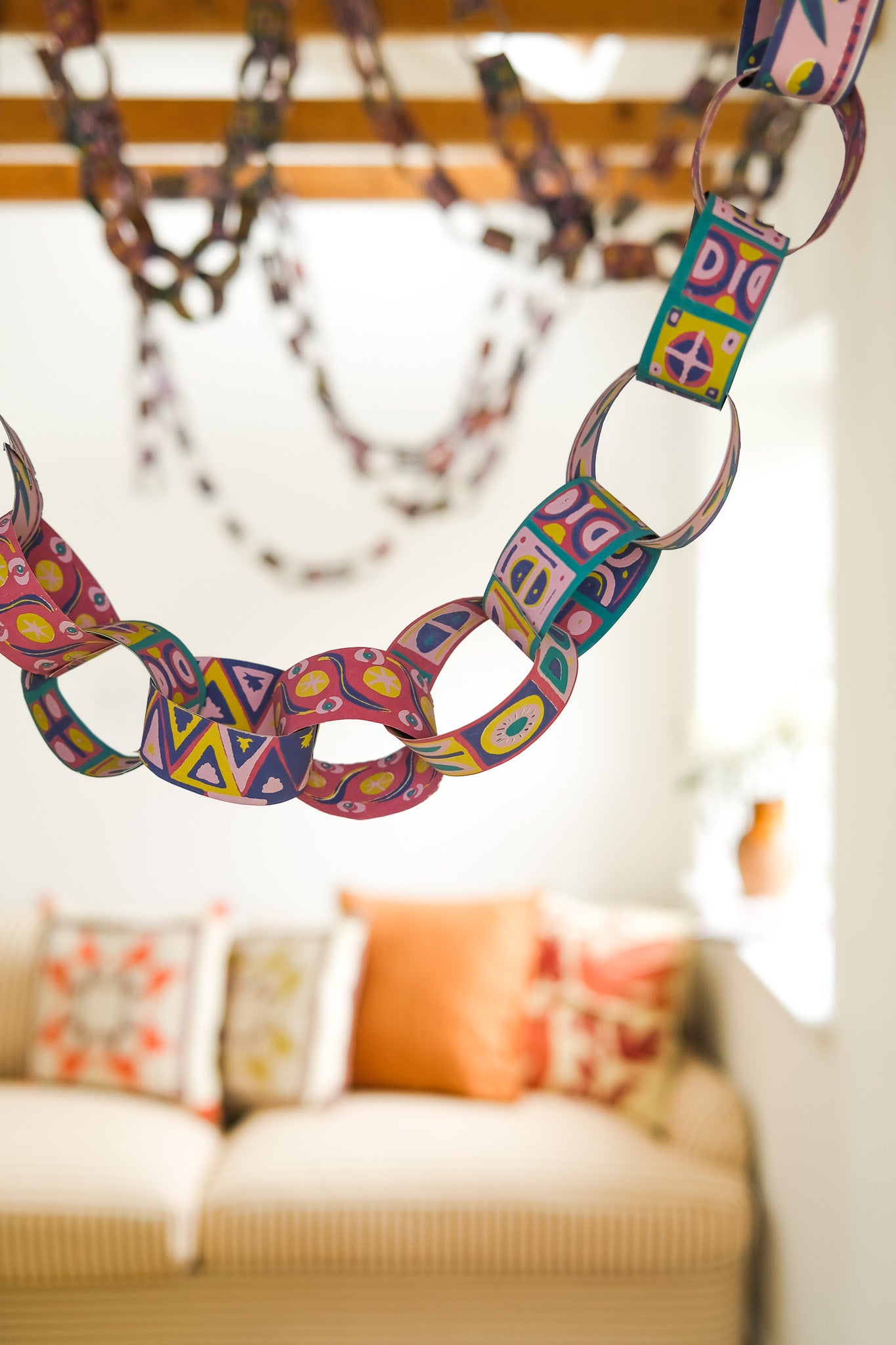Bloomsbury Paper Chain Kit – East End Press