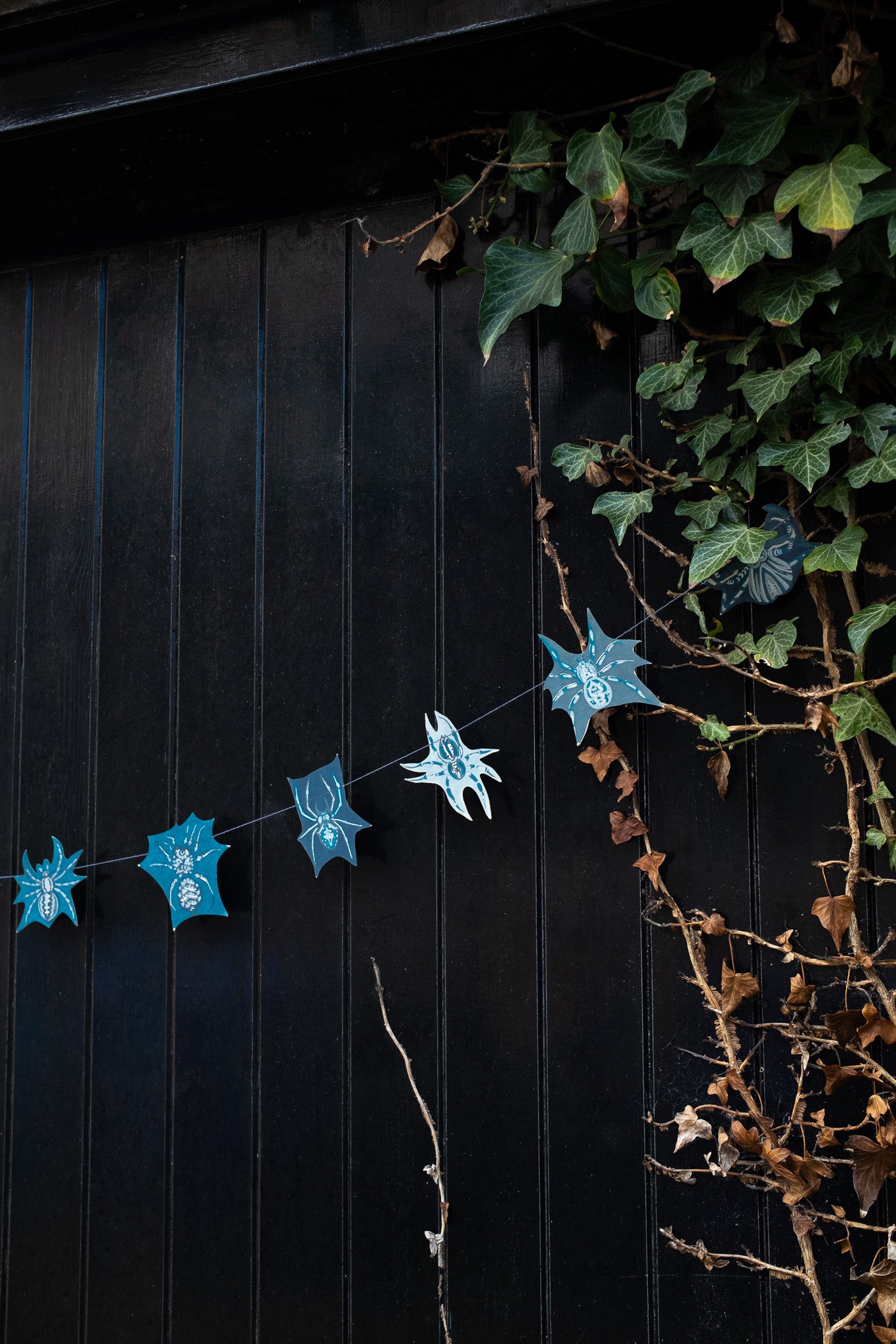 Creeping Spider Sewn Garland