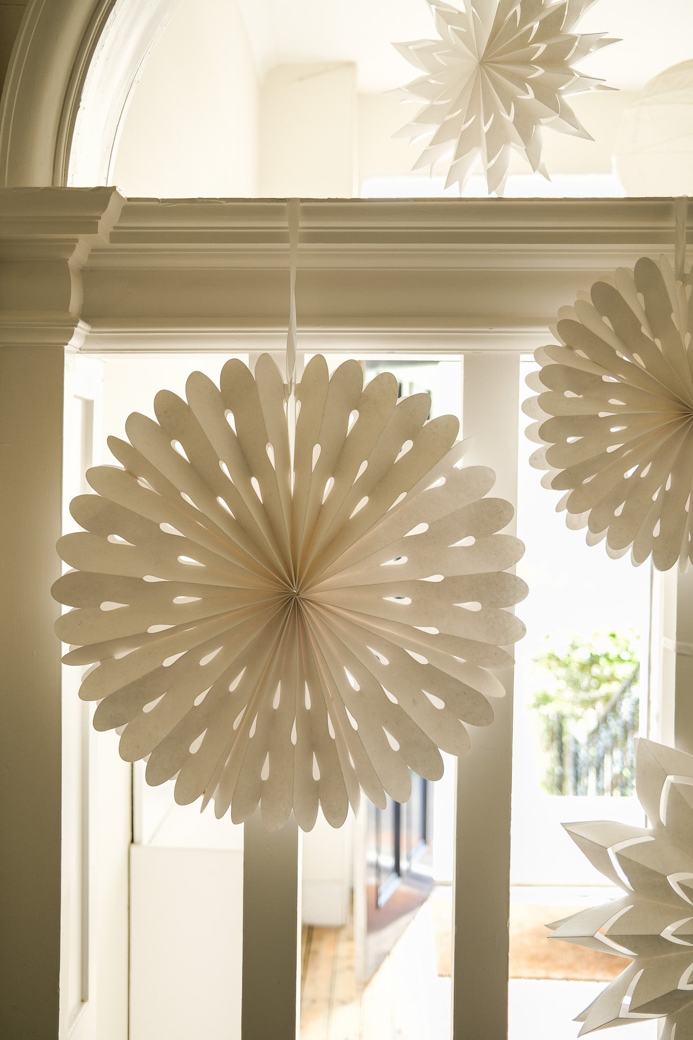 Large Curved White Star