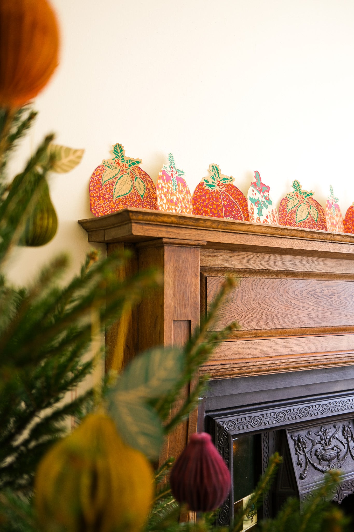 Christmas Puddings Concertina Garland