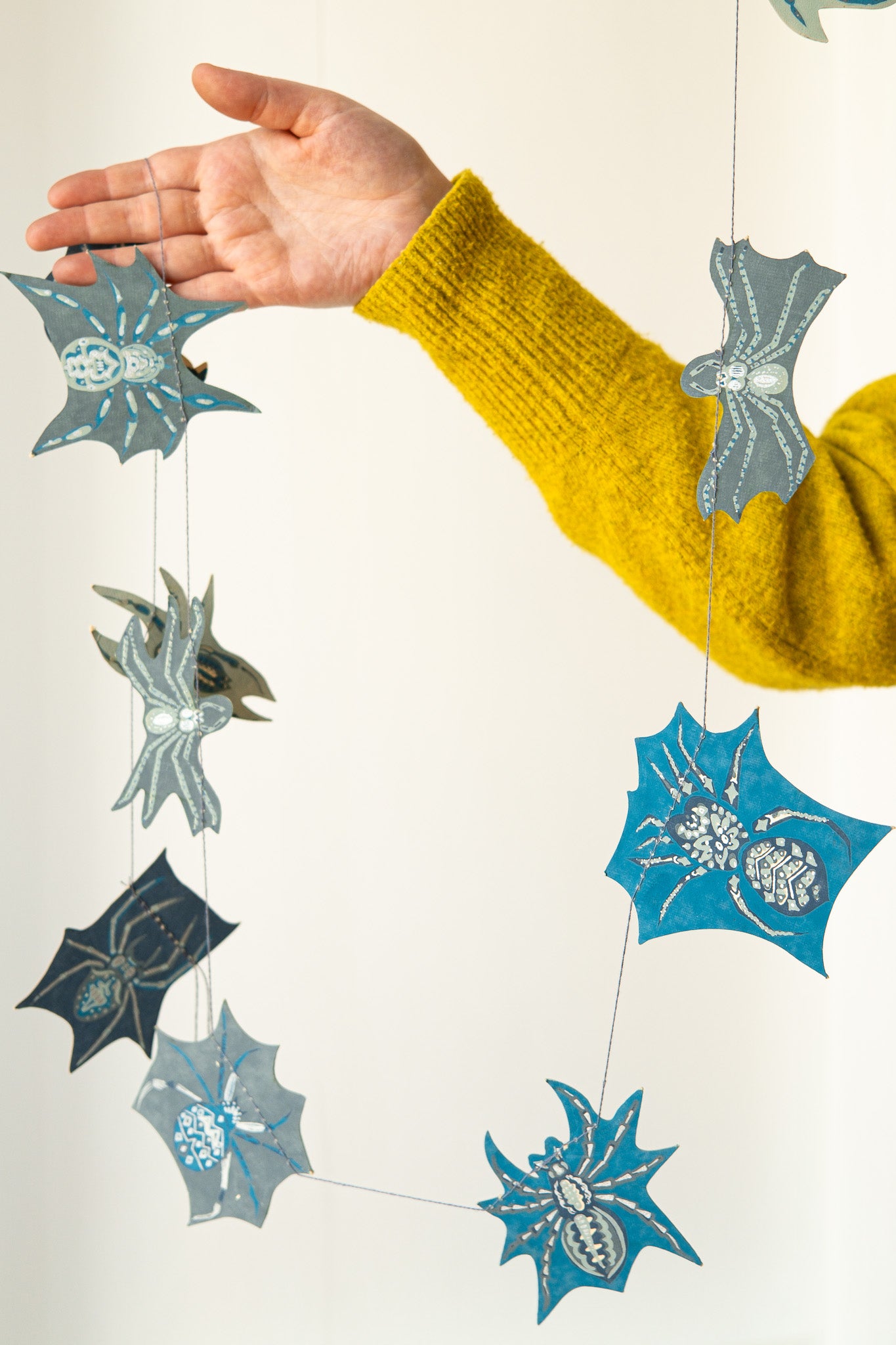 Creeping Spider Sewn Garland