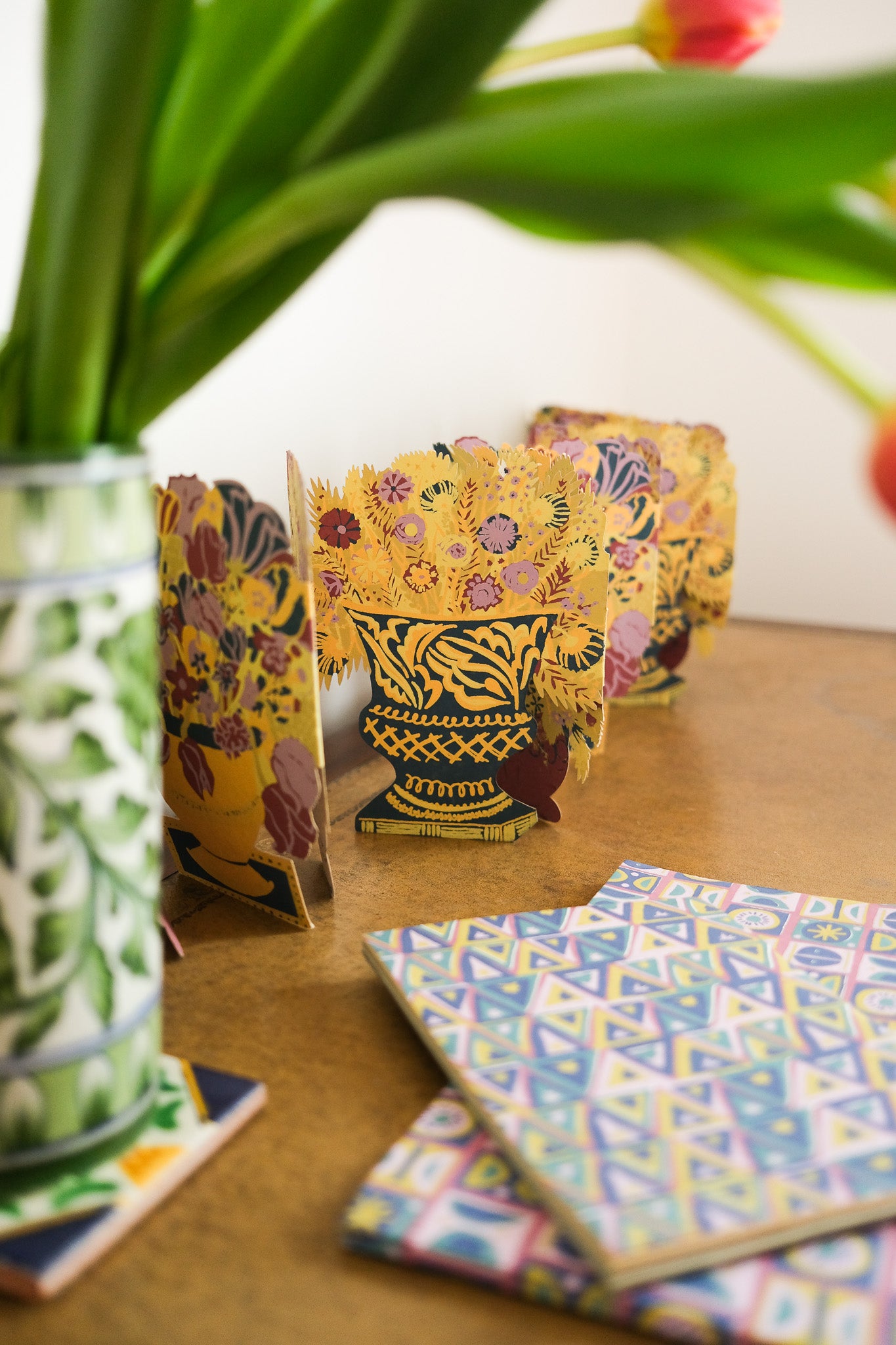 Bloomsbury Floral Vases Concertina Garland