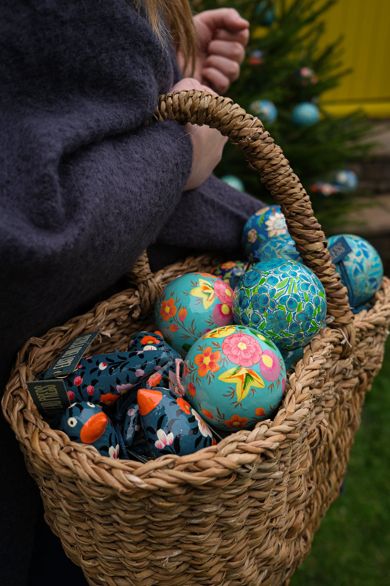 Turquoise Flowers Bauble