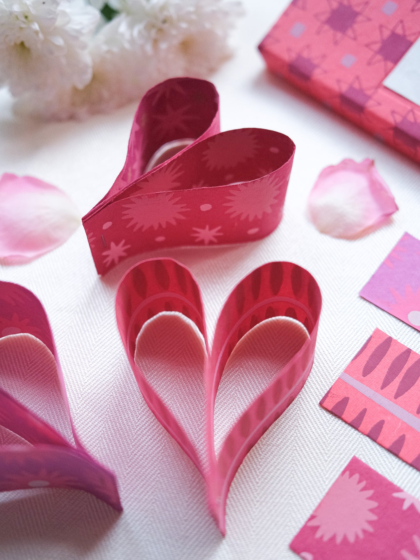 Pink & Red Paper Chain Kit