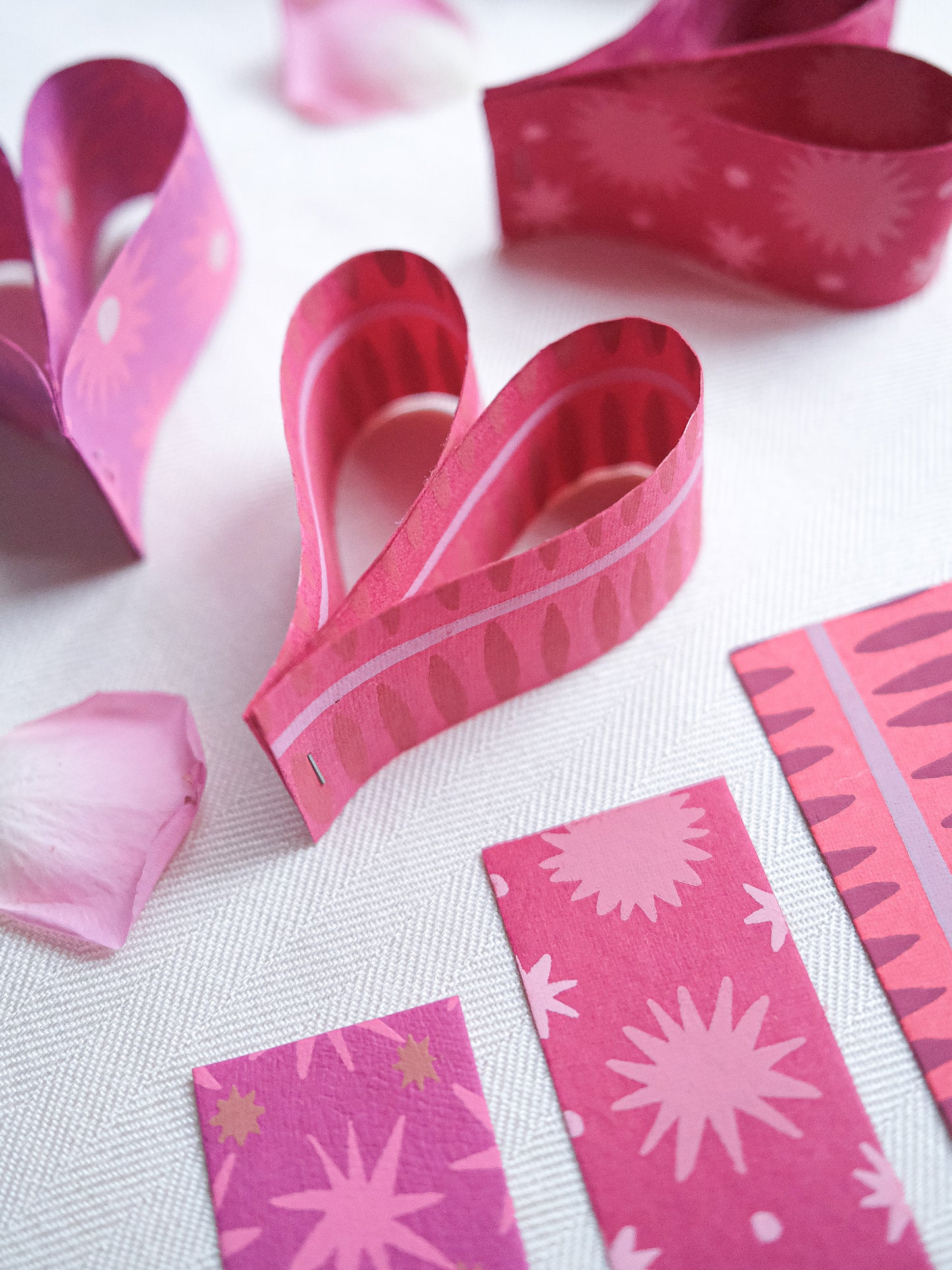 Pink & Red Paper Chain Kit